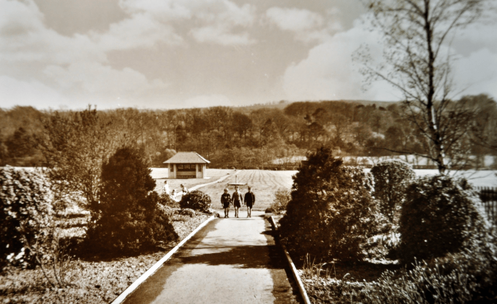 Morton Park with shelter. Date currently unknown.