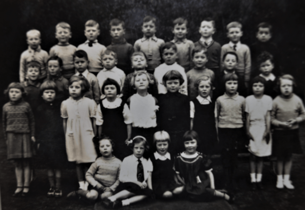 A Darvel school group during the war. Exact date unknown.